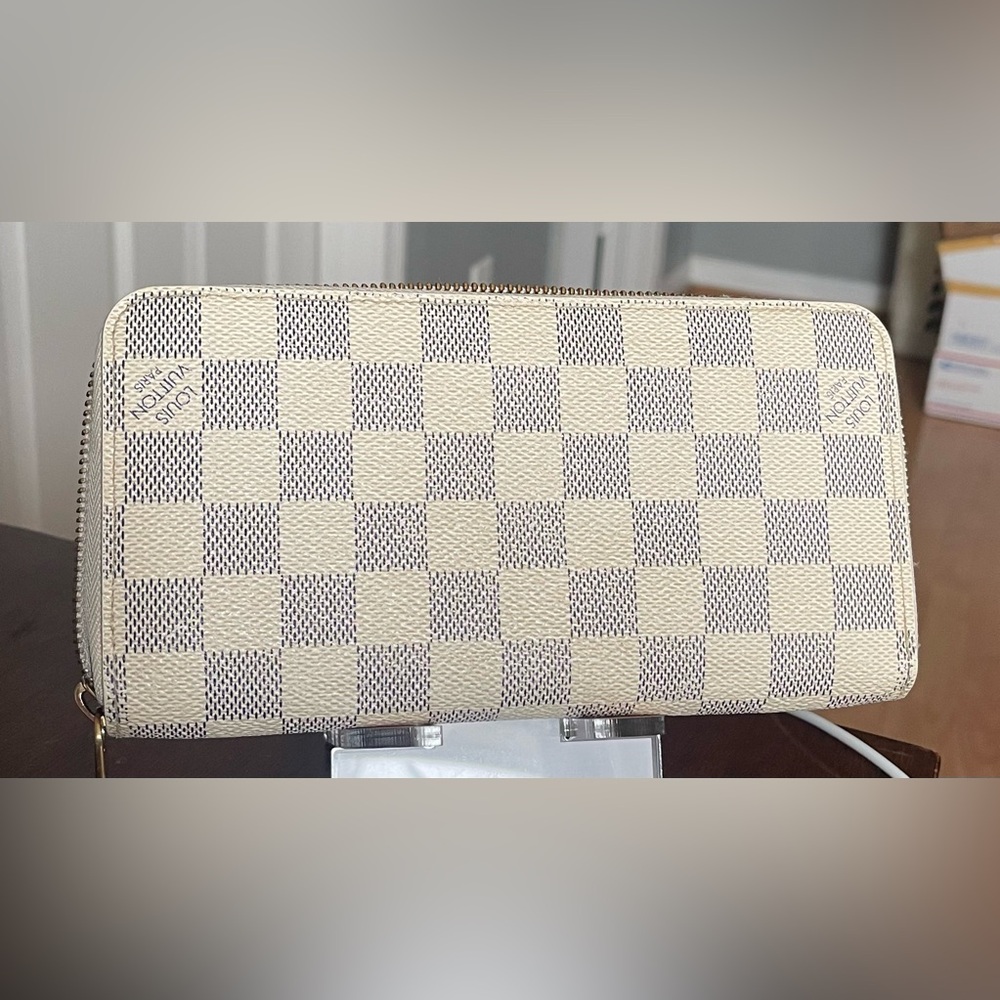 Louis Vuitton Damier Azur Zippy Wallet